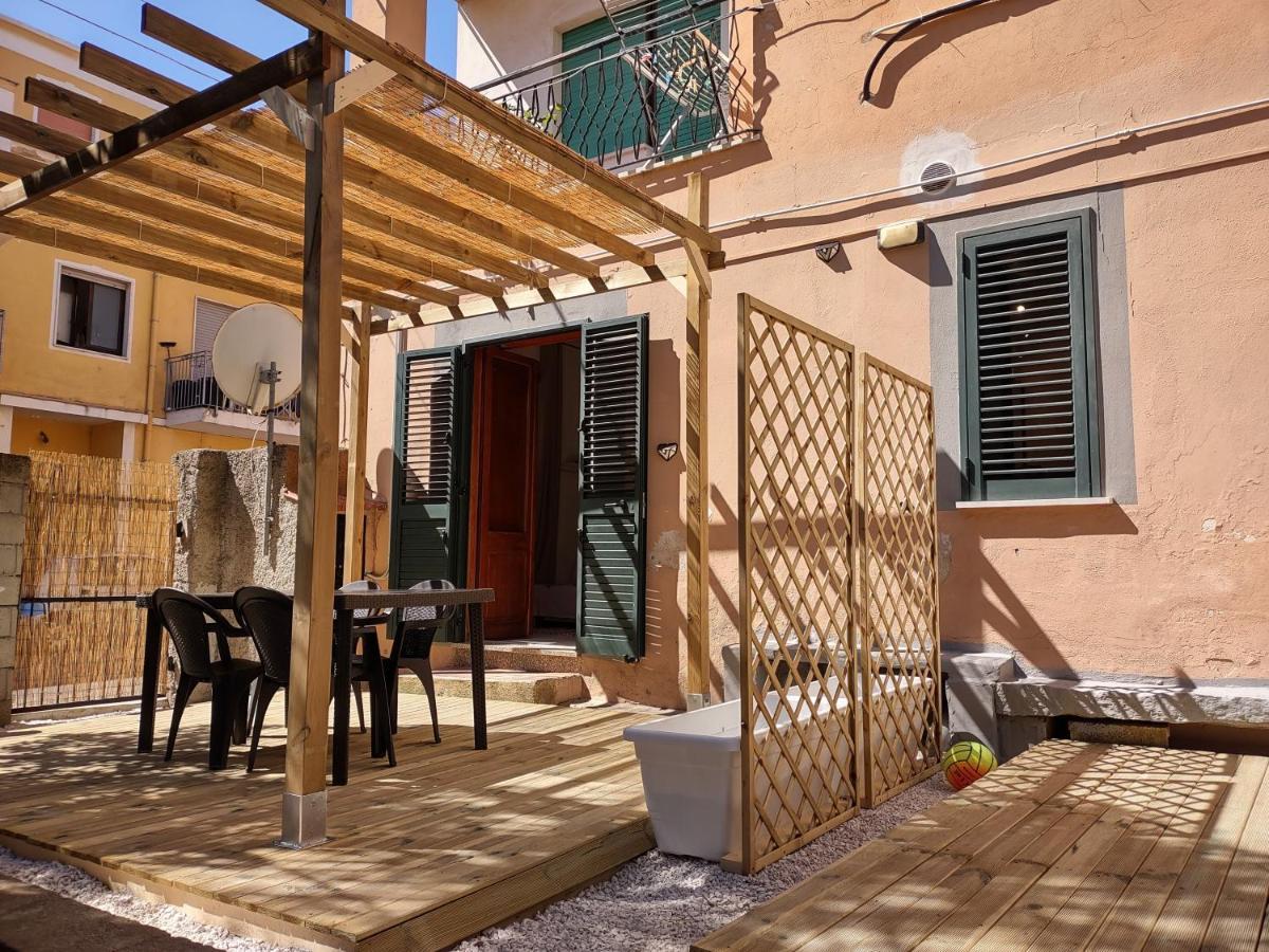 Appartamento Corallo With Private Garden Olbia Exterior foto